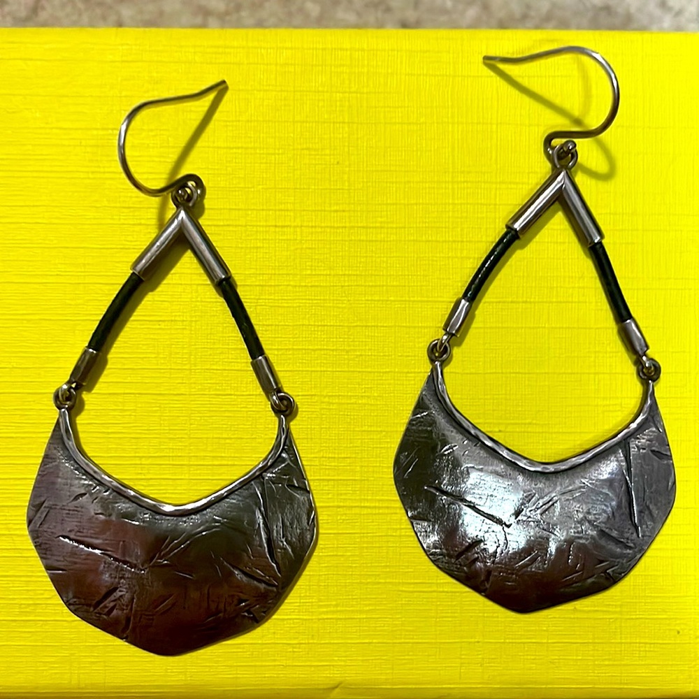 Silpada wire earrings.